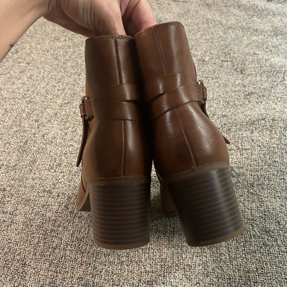 Frye & Co Itaila Stacked Heel Boots in Cognac - Picture 3 of 5